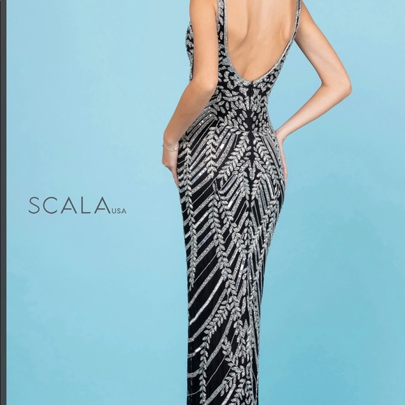 Prom dress - Picture 2 of 5